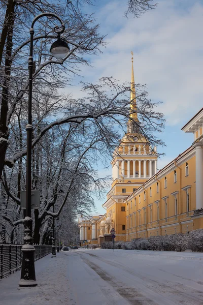 Rosja. St. Petersburg. Widok z Admiralicji w zimie — Zdjęcie stockowe