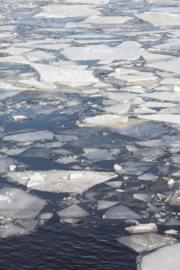 Buzlar arka planını kış nehir