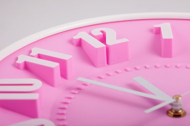 Saat yüzü pembe veya portre çevir