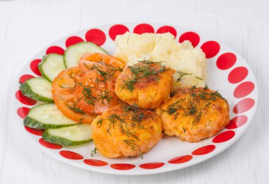 Vejetaryen Gıda. havuç pirzola sebze ve patates püresi ile