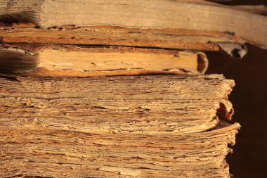 Bir yığın eski kitap