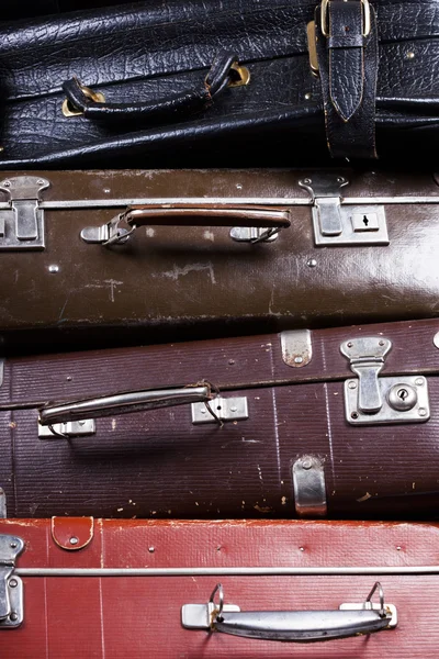 낡은 여행 가방들이 즐비 한 곳 — 스톡 사진