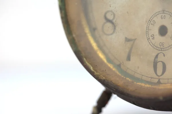 Циферблат старых часов крупным планом — стоковое фото