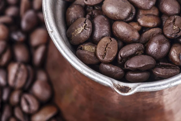 Cezve コーヒー豆の ibrik — ストック写真