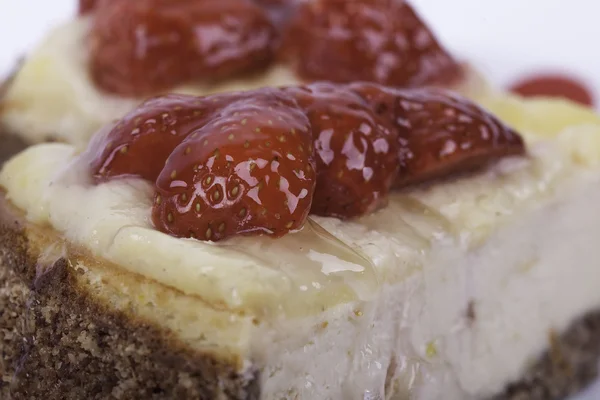 イチゴのクローズ アップとケーキ — ストック写真