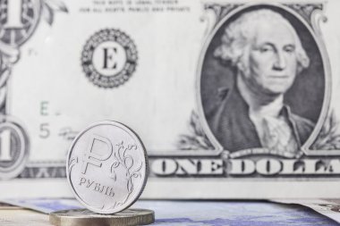 dolar ve Euro Rublesi arka plan faturalarında sikke