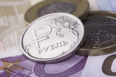 madeni para Rublesi Euro banknot arka planı