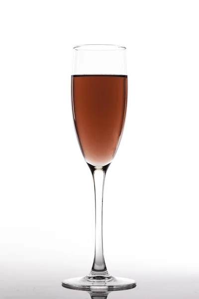 Ποτήρι ροζέ κρασί σε λευκό φόντο — Φωτογραφία Αρχείου