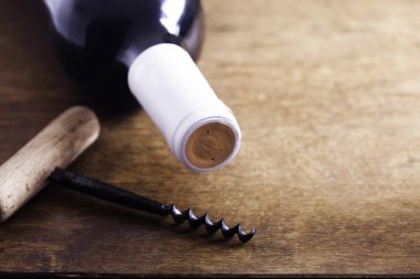 Vintage tirbuşon ve şişe şarap yönetim kurulu