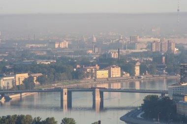 Saint-Petersburg Cityscape bir yükseklikten Neva Nehri