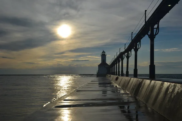 Puesta Sol Sobre Lago Michigan Cerca Light House —  Fotos de Stock