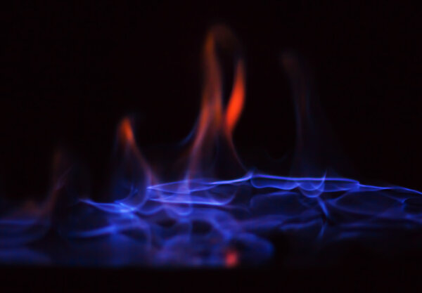 Пылающий спирт черный фон
