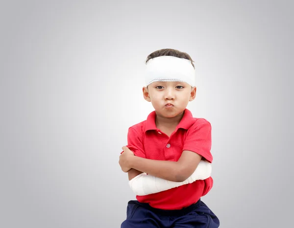 Un niño herido — Foto de Stock