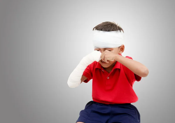 Un niño herido — Foto de Stock