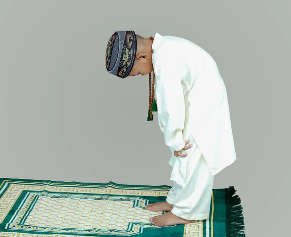 祈りながらイスラム教徒の動き. — ストック写真