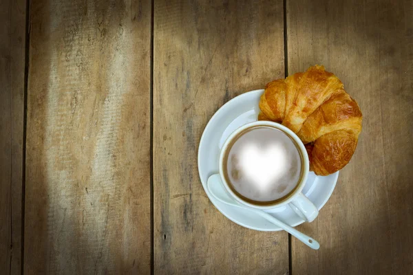 Kaffee und Brot — Stockfoto