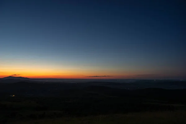 카르파티아 산맥의 가을 새벽 하늘을 청명하게 한다 — 스톡 사진