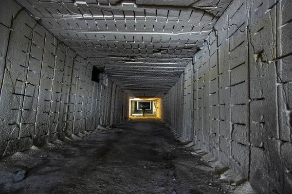 Длинный Туннель Через Гипсовую Шахту Украины — стоковое фото