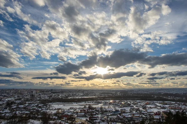 Panorama Della Città Ucraina Invernale Nella Foschia — Foto Stock