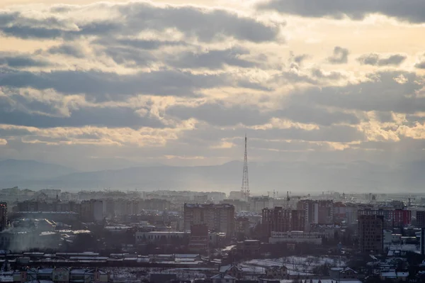 Європейське Місто Піку Смогу Зимовий День — стокове фото