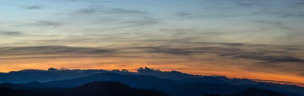 Panorama Zachodu Słońca Zimowy Wieczór Regionie Karpat — Zdjęcie stockowe