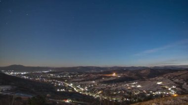 Timelapse, Ukrayna 'nın bir köyünde kışın