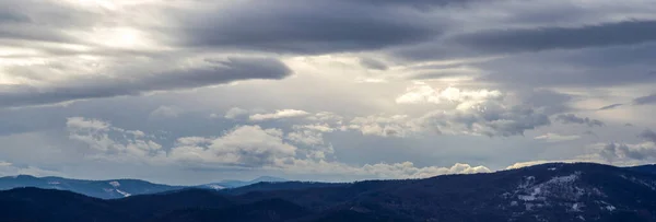 Bewolkte Dag Oekraïense Karpaten Winter — Stockfoto