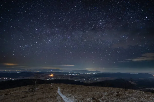 Beau Ciel Étoilé Dans Village Montagne Ukrainien Dans Les Carpates — Photo