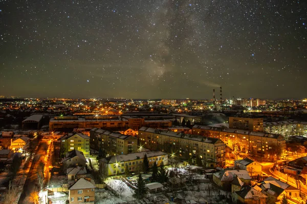 Prachtige Sterrenhemel Boven Stad Ivano Frankivsk Winter — Stockfoto