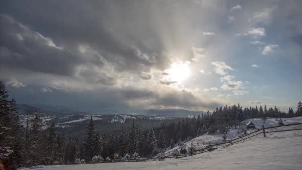 Сонце Серед Хмар Взимку Карпатах Таймлапс Високоякісні Кадри — стокове відео
