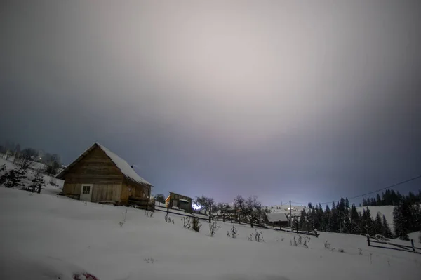 Natt Vintern Den Ukrainska Byn Karpaterna — Stockfoto