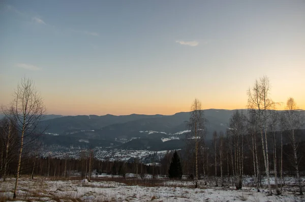 Vacker Utsikt Över Karpaterna Vintern Vid Solnedgången — Stockfoto