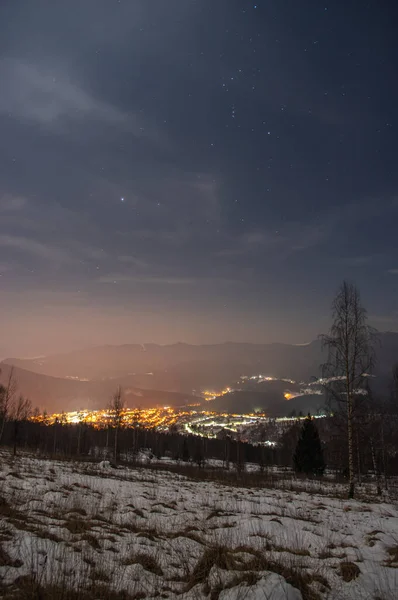Hermoso Panorama Ciudad Nocturna Las Montañas Cárpatos Invierno — Foto de Stock