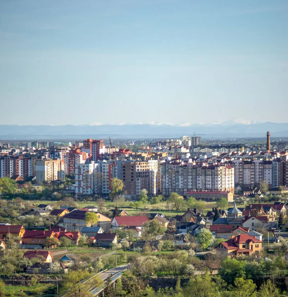 Panorama Cidade Ucraniana Dia Primavera — Fotografia de Stock