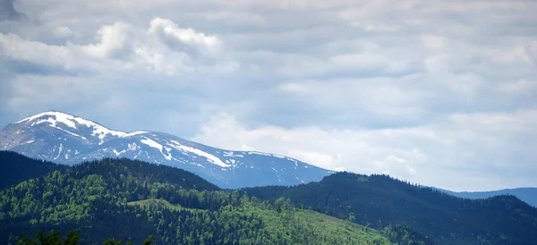 Schöne Aussicht Auf Die Karpaten Schnee Einem Frühlingstag — Stockfoto