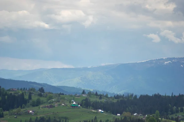 Magnifique Panorama Printanier Des Montagnes Des Carpates Ukraine — Photo