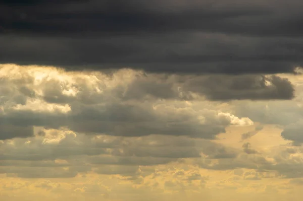 Pemandangan Musim Panas Yang Indah Awan Badai Langit Biru — Stok Foto