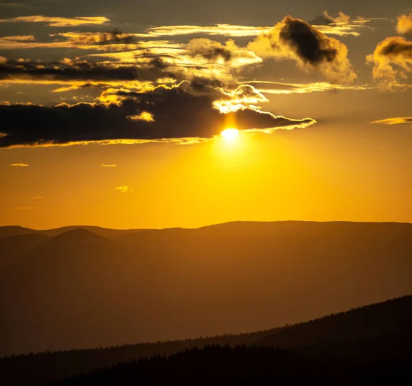 Silhouettes Carpathian Mountains Background Yellow Sunset Ukraine — Stock Photo, Image