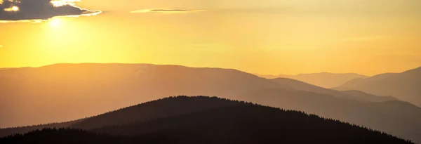 Beautiful Colorful Sunset Carpathian Mountains Summer Panorama — Stock Photo, Image