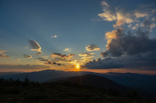 Beautiful Colorful Panorama Sunrise Ukrainian Carpathians Summer Mountain Landscape — Stock Photo, Image