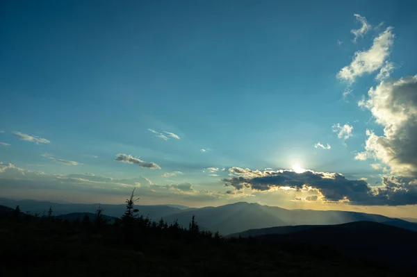 Sun Rays Beautiful Sky Sunset Carpathian Mountains Desktop Screensaver — Stock Photo, Image