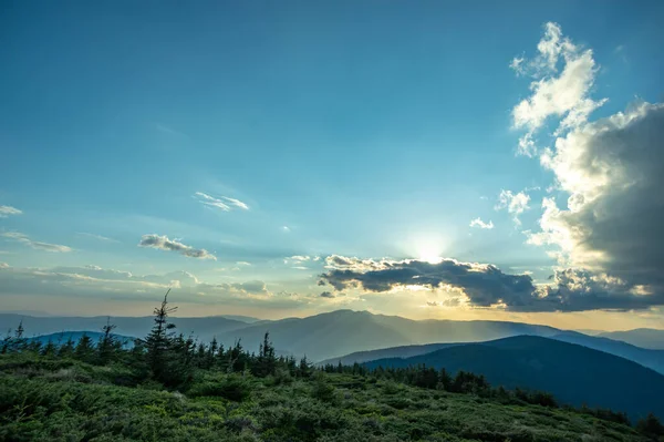 Sun Rays Beautiful Sky Sunset Carpathian Mountains Desktop Screensaver — Stock Photo, Image