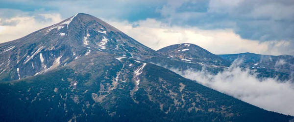 Панорама Карпатських Гір Початку Літа Україні Відпочинок Подорожі Горах Красивий — стокове фото