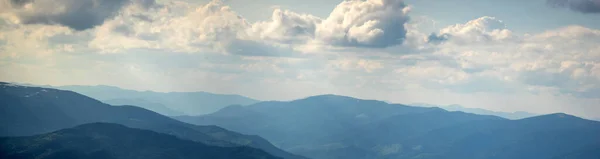 Gama Montanha Nos Cárpatos Ucranianos Dia Primavera Descanse Viaje Nas — Fotografia de Stock