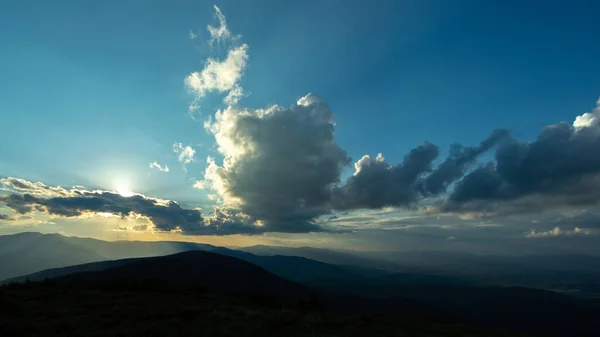 Beau Panorama Coucher Soleil Dans Les Montagnes Des Carpates Été — Photo