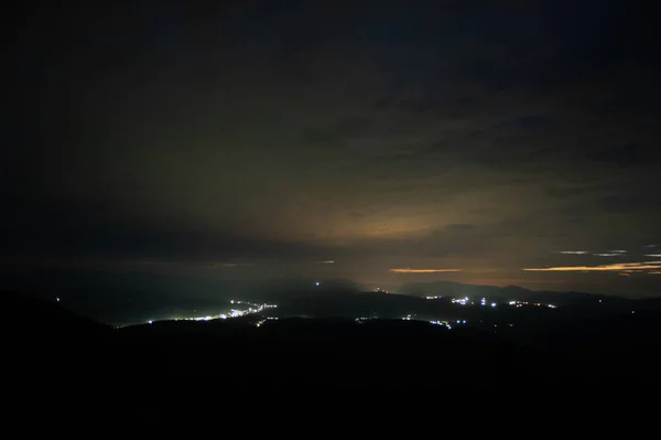 Céu Estrelado Bonito Sobre Aldeia Nos Cárpatos Ucranianos Descanse Viaje — Fotografia de Stock