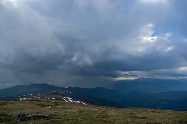 Regenwolk Regenmuur Karpaten Zomer — Stockfoto