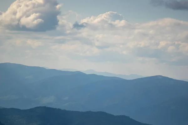 Nebel Auf Einer Bergkette Den Karpaten Schöne Landschaft — Stockfoto