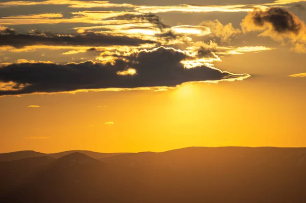 Beautiful Orange Sky Dusk Carpathian Mountains Evening Landscape — Stock Photo, Image