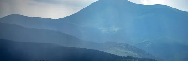 Sun Rays Rain Carpathian Mountains Summer Beautiful Landscape — Fotografia de Stock